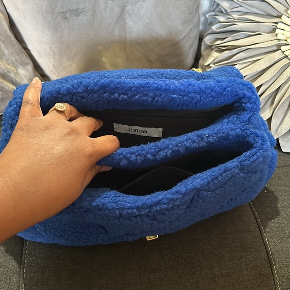 NWT Royal Blue Quilted Puffy Shoulder Bag - Picture 3 of 5